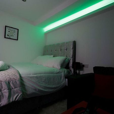 Clifton Bespoke Serviced Apartments リーズ エクステリア 写真