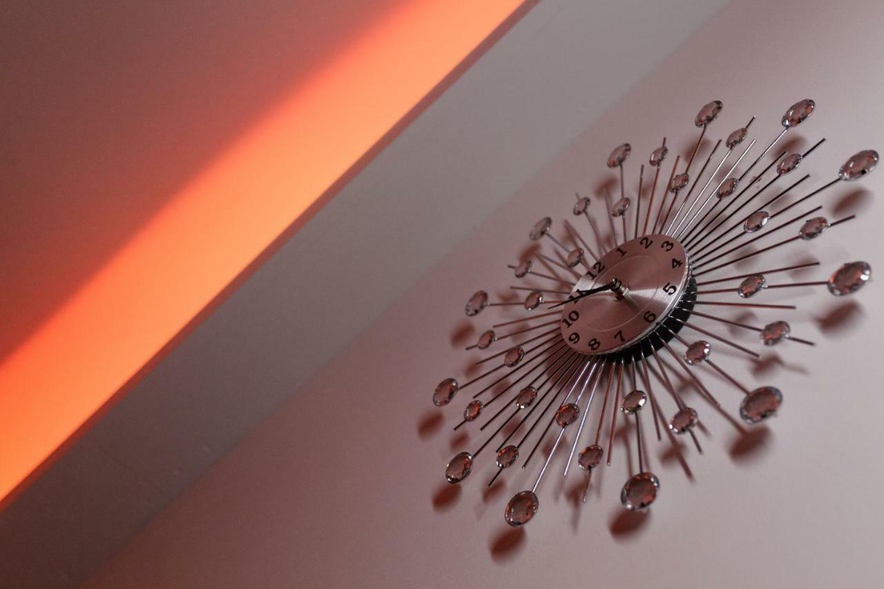 Clifton Bespoke Serviced Apartments リーズ エクステリア 写真