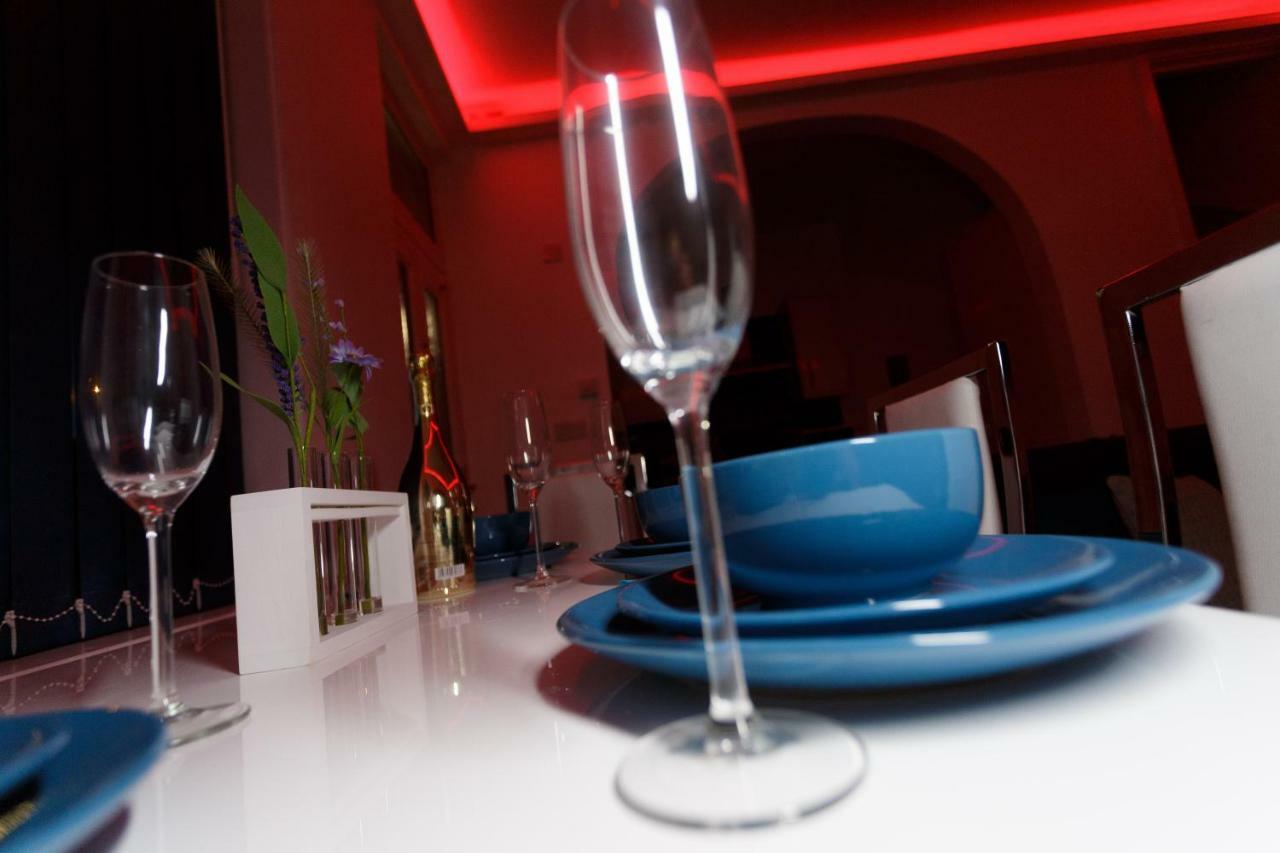 Clifton Bespoke Serviced Apartments リーズ エクステリア 写真