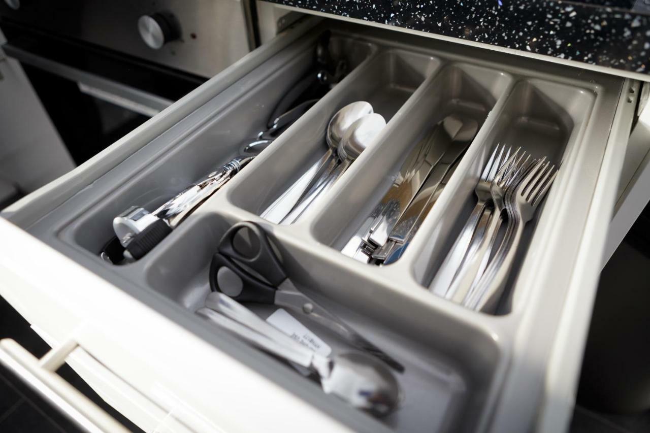 Clifton Bespoke Serviced Apartments リーズ エクステリア 写真