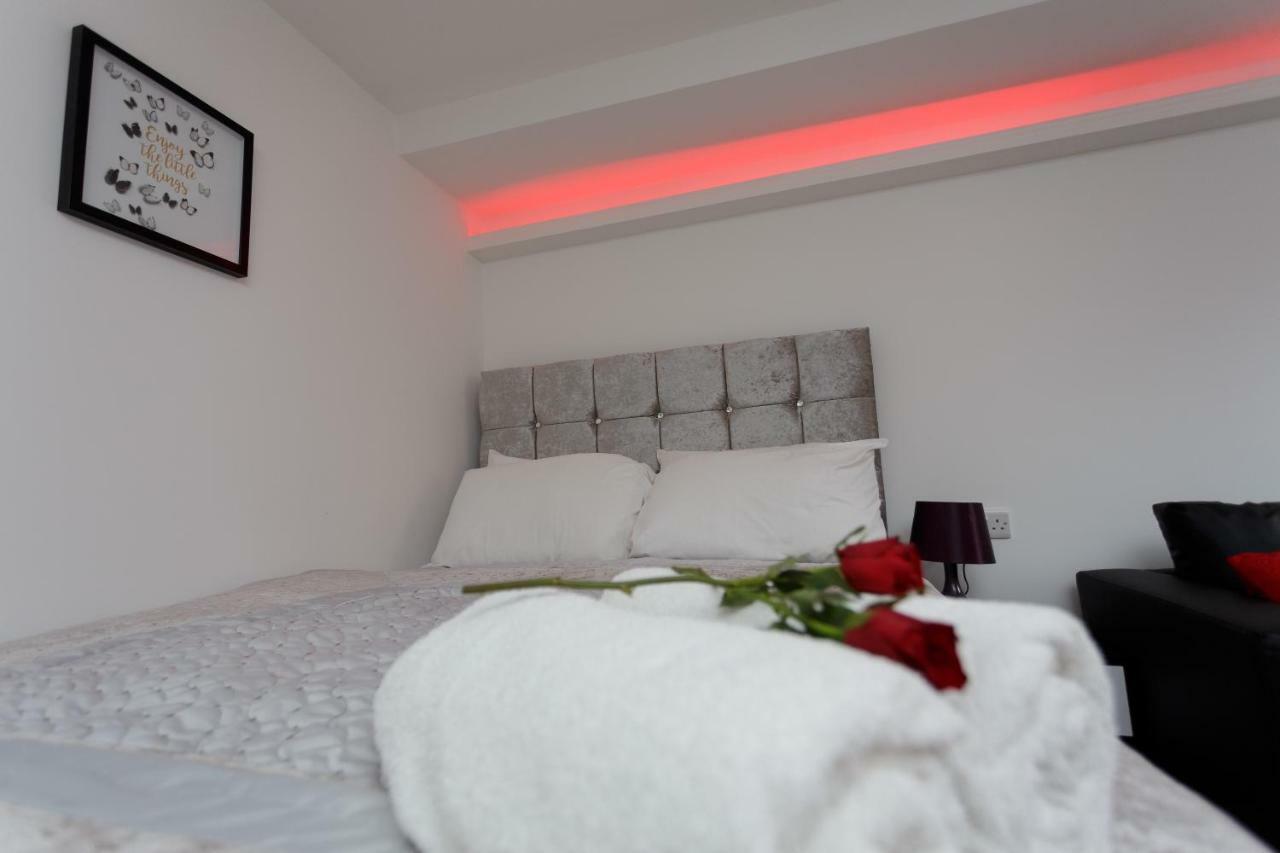 Clifton Bespoke Serviced Apartments リーズ エクステリア 写真