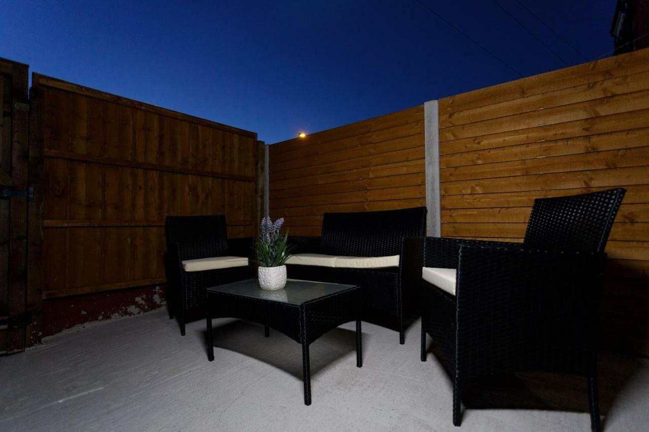 Clifton Bespoke Serviced Apartments リーズ エクステリア 写真