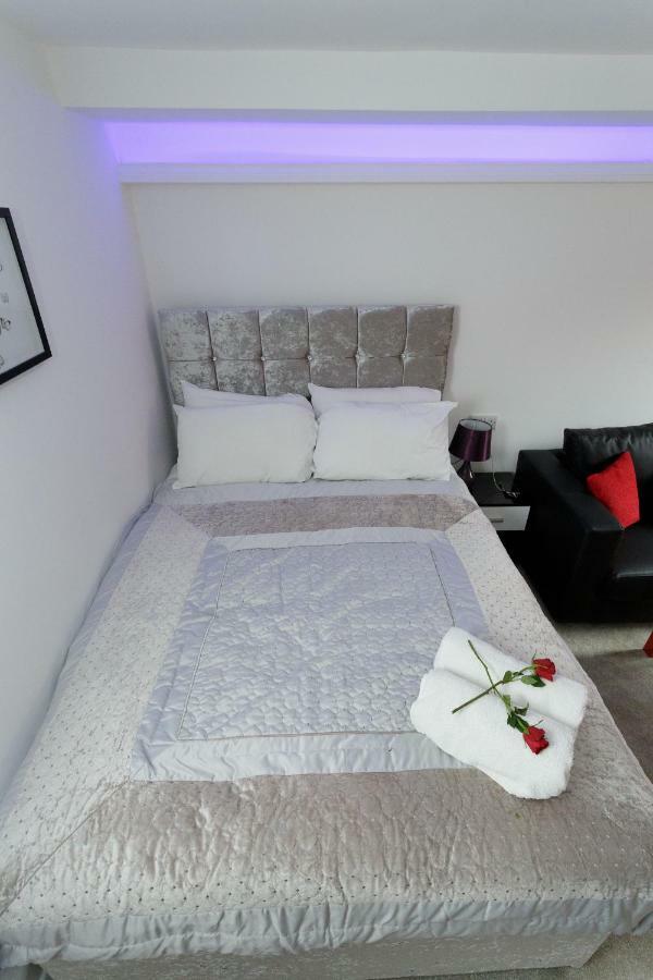Clifton Bespoke Serviced Apartments リーズ エクステリア 写真